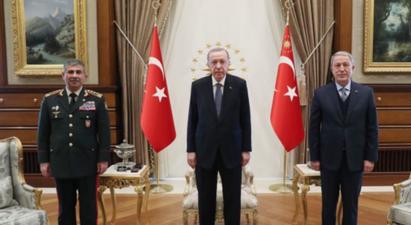 Էրդողանն Անկարայում հանդիպել է Ադրբեջանի պաշտպանության նախարարի հետ
 |tert.am|
