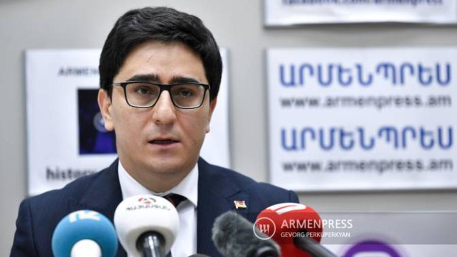 Եղիշե Կիրակոսյանն ընտրվել է Սահմանադրական բարեփոխումների խորհրդի փոխնախագահ


 |armenpress.am|