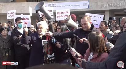 Ինչո՞ւ չեք արձագանքում Ադրբեջանի հայատյաց քայլերին. Բողոքի ակցիա Մարզահամերգային համալիրի մոտ |news.am|