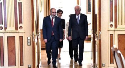 Նախագահ Վահագն Խաչատուրյանը նախագահական նստավայրում հյուրընկալել է վարչապետ Նիկոլ Փաշինյանին

