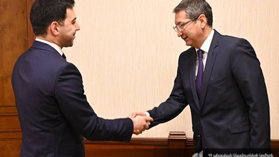 ՊԵԿ նախագահն ու ՀՀ-ում Ղազախստանի դեսպանը քննարկել են մաքսային և հարկային ոլորտներում երկկողմ փոխգործակցության հարցեր

