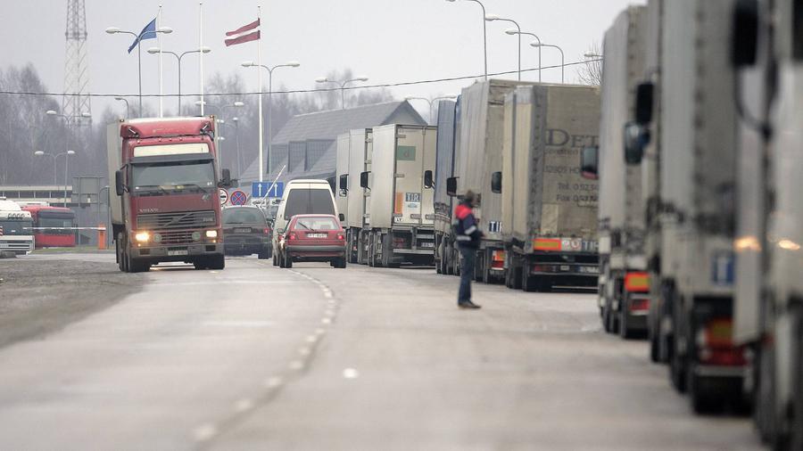 Լատվիան 152 ռուսական և բելառուսական բեռնատարների արգելել է հատել իր սահմանը