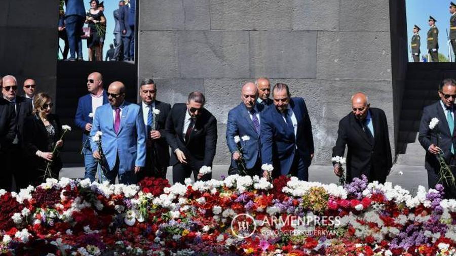 Հայ ժողովրդին ցանկանում ենք փայլուն ապագա, ՀՀ-ին՝ խաղաղություն. Սիրիայի խորհրդարանականները այցելեցին Ծիծեռնակաբերդ |armenpress.am|
