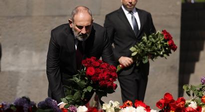 Հայաստանի բարձրագույն ղեկավարությունը հարգանքի տուրք մատուցեց Հայոց ցեղասպանության զոհերի հիշատակին


