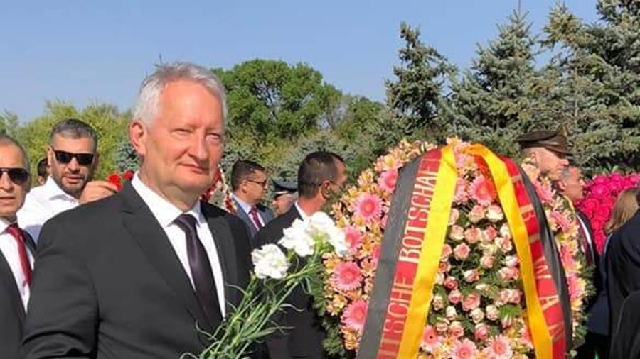 Գերմանիայի դեսպանը հարգանքի տուրք է մատուցել Հայոց ցեղասպանության զոհերի հիշատակին


