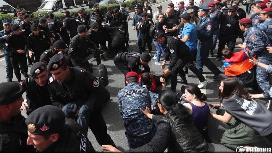 Մոսկվայի գնահատմամբ, հայաստանյան բողոքի ցույցերի պատճառը իշխանությունների հայտարարություններն են
 |azatutyun.am|