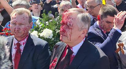 Լեհաստանում ՌԴ դեսպանի վրա կարմիր ներկ են լցրել և թույլ չեն տվել ծաղիկներ դնել  խորհրդային զինվորների հուշահամալիրում 