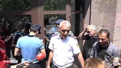 Զոհված զինծառայողների հարազատները փակել են Վերաքննիչ դատարանի հարակից փողոցը  |news.am|