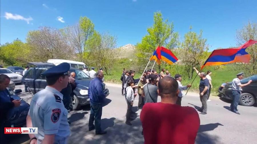 Իշխանությունները ձգտում են երկիրը տանել թուրքացման. Քաղաքացիները փակել են Սպիտակ-Երևան միջպետական ճանապարհը |news.am|