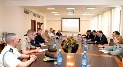ՀՀ ՊՆ և ԱՄՆ Եվրոպական հրամանատարության պաշտոնյաները քննարկել են համագործակցության և տարածաշրջանի անվտանգության հարցեր


