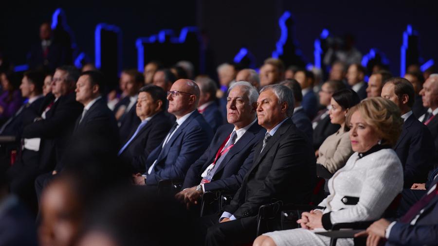 Նախագահ Վահագն Խաչատուրյանը ներկա է գտնվել Սանկտ Պետերբուրգի միջազգային տնտեսական համաժողովի լիագումար նիստին

