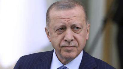 Թուրքիայի արդարադատության նախարարությունը հայտարարել է, որ նախագահի պաշտոնում Էրդողանի 3-րդ առաջադրումն օրինական է
 |tert.am|