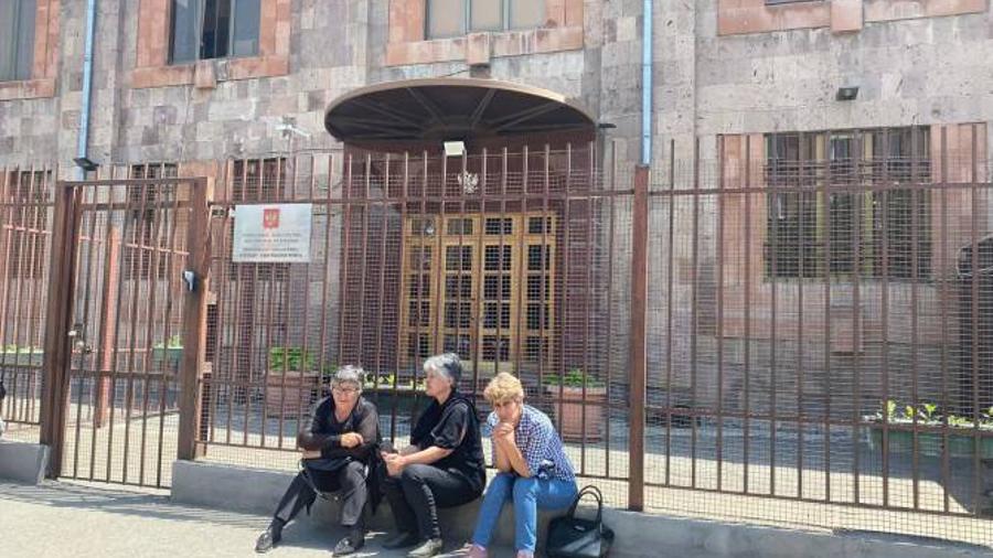 Գյումրիում ՌԴ հյուպատոս Ռուսլան Կանդաուրովը ընդունել է Շիրակի մարզի գերիների ծնողներին  

 |armenpress.am|
