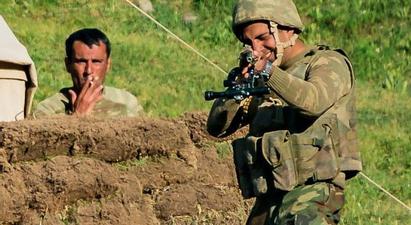 Ադրբեջանցի զինծառայողները սպառնացել են հայ-ադրբեջանական սահմանին իրենց աշխատանքն անող իսպանացի լրագրողներին |armenpress.am|