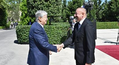 Ղազախստանի նախագահ Կասիմ-Ժոմարտ Տոկաևը ժամանել է Ադրբեջան
 |hetq.am|