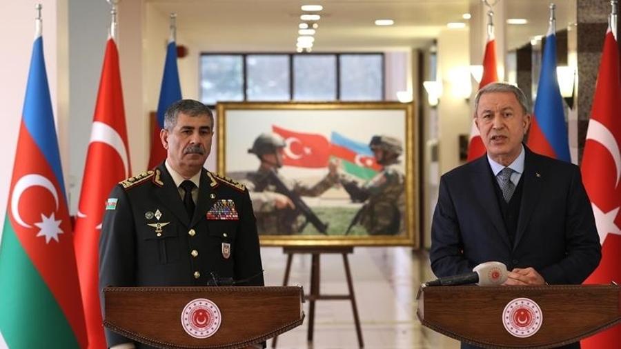 Телефонный разговор провели министры обороны Азербайджана и Турции Закир Гасанов и Хулуси Акар
