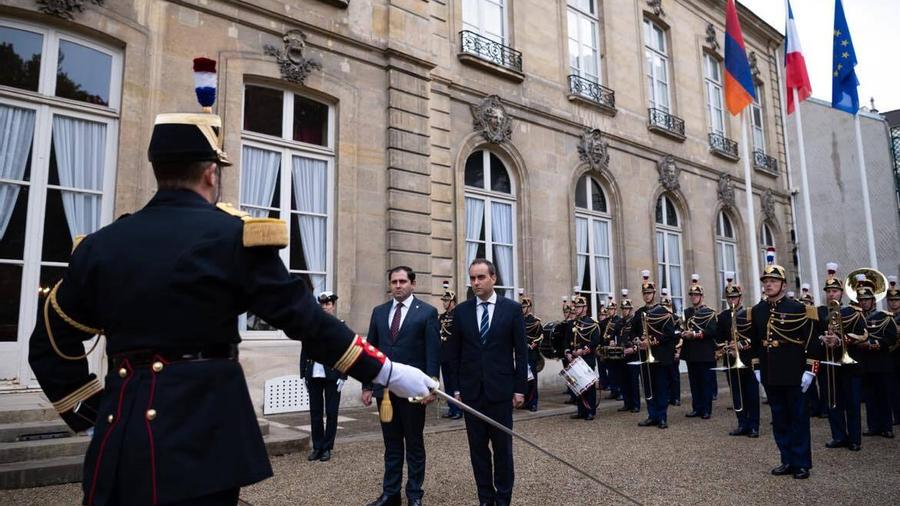  Ֆրանսիայի պաշտպանության նախարարը  վերահաստատել է Ֆրանսիայի պետական դիրքորոշումը՝ ադրբեջանական զորքերը պետք է դուրս բերվեն ՀՀ տարածքից