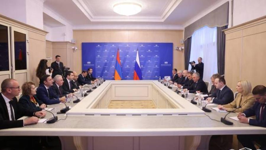 Երևանն առաջարկել է տարածաշրջանային անվտանգության հարցերը քննարկել Հայաստան-ՌԴ-Ադրբեջան խորհրդարանական ձևաչափով. Մոսկվայի արձագանքը դրական է |armenpress.am|