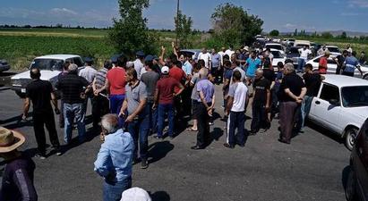 Բեռնատարների վարորդները փակել էին Երեւան-Արմավիր ավտոճանապարհը. բողոքում էին ճանապարհներին տեղադրված կշեռքներից
 |news.am|