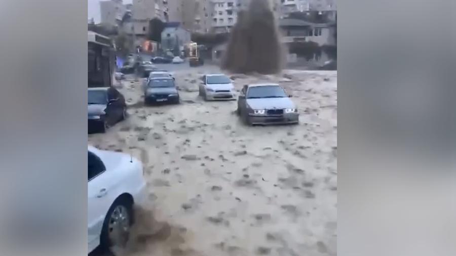 Խոշոր վթար Բաքվի մայրուղային ջրատարում․ փողոցները հեղեղվել են
 |shantnews.am|