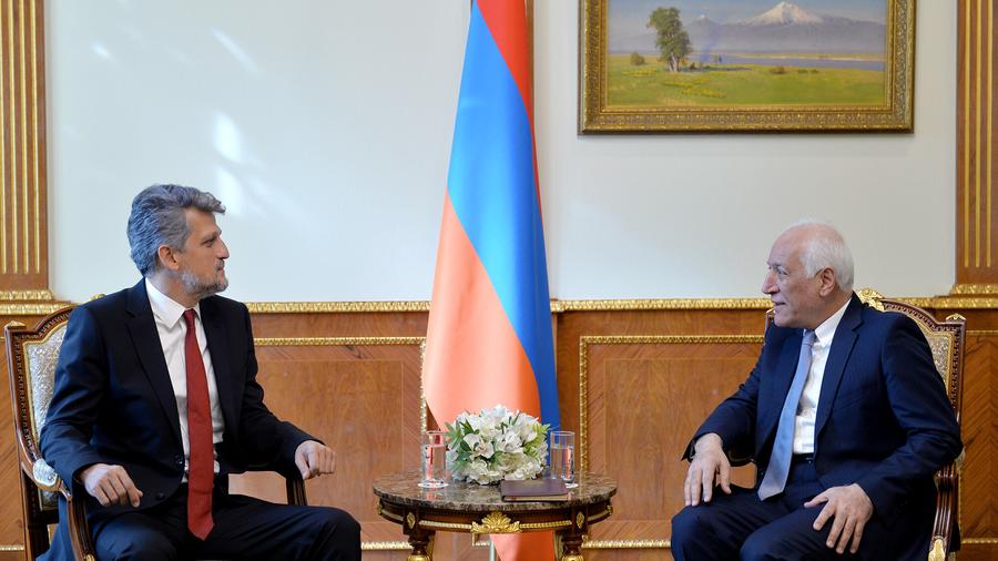 Նախագահը և Կարո Փայլանը քննարկել են Հայաստանի և Թուրքիայի միջև սահմանների բացման հնարավորություններին առնչվող հարցեր
