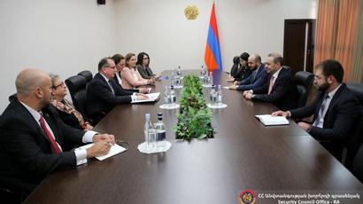 Armen Grigoryan and the EU representative discussed the activities of the observation mission
