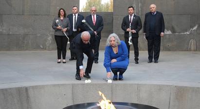 Իսրայելի ԱԳ նախարարության բարձրաստիճան պաշտոնյաները հարգանքի տուրք են մատուցել Հայոց ցեղասպանության զոհերի հիշատակին
