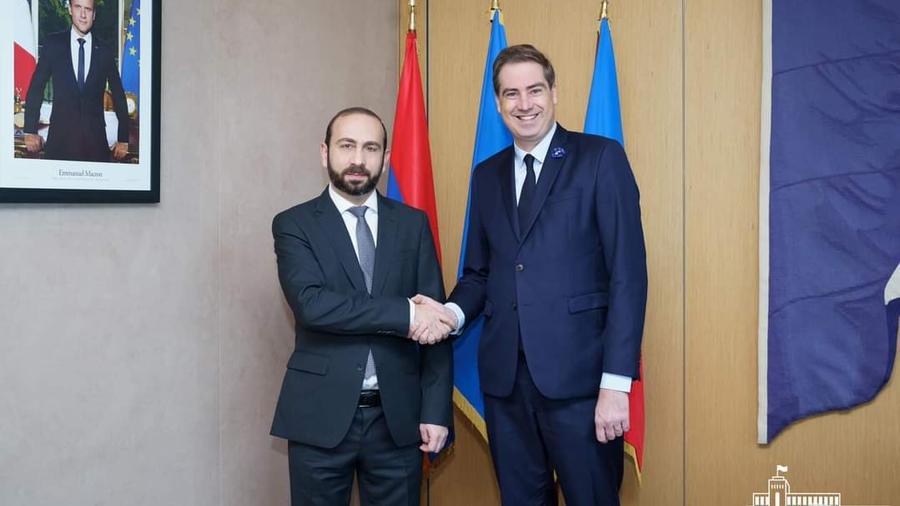 The French side's participation in the economic and investment programs implemented in Armenia was discussed