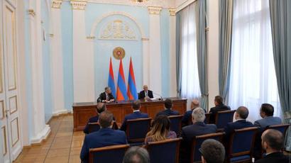 Հայաստանի նախագահը ուկրաինահայ գործարարների հետ հանդիպմանը կարևորել է տարբեր երկրներում ապրող մեր հայրենակիցների այցը հայրենիք