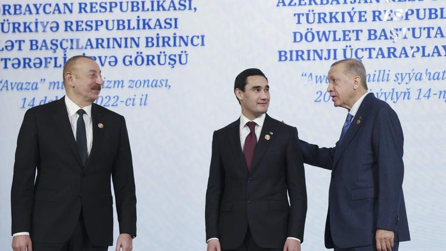 Թուրքմենբաշիում մեկնարկել է Ադրբեջանի, Թուրքիայի և Թուրքմենստանի նախագահների հանդիպումը
 |hetq.am|