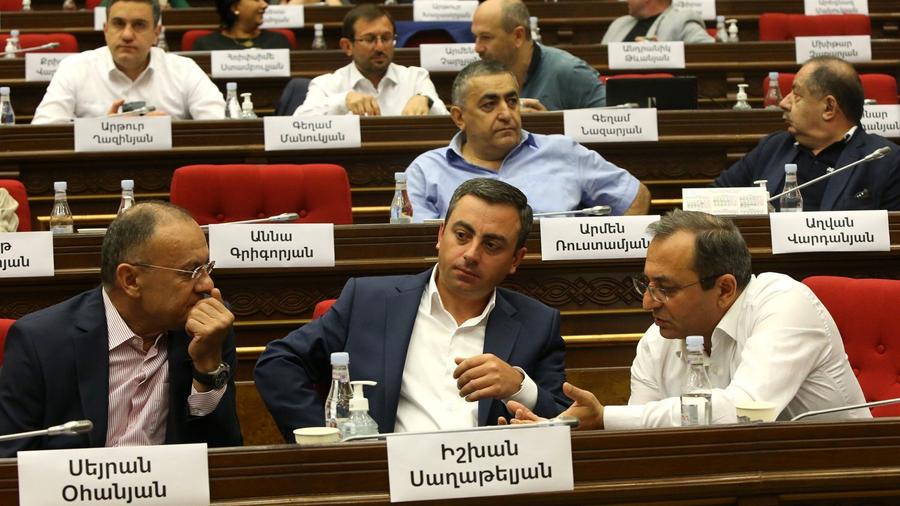 «Հայաստան» խմբակցության հեղինակած ԱԺ հայտարարության նախագծի քվեարկությունը հետաձգվել է
