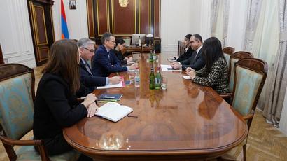 Armenia gives great importance to the deepening of relations with the US: RA Deputy Prime Minister received the US chargé