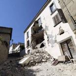 Իրանի Խոյ քաղաքում տեղի ունեցած երկրաշարժի հետևանքով տուժածների թիվը հասել է 816-ի, երեք մարդ մահացել է։ Նախնական հաշվարկներով՝ երկրաշարժը վնաս է հասցրել 2 քաղաքների և ավելի քան 70 գյուղերի, ավերվել են շենքերի 20-50%-ը։  |1lurer.am|