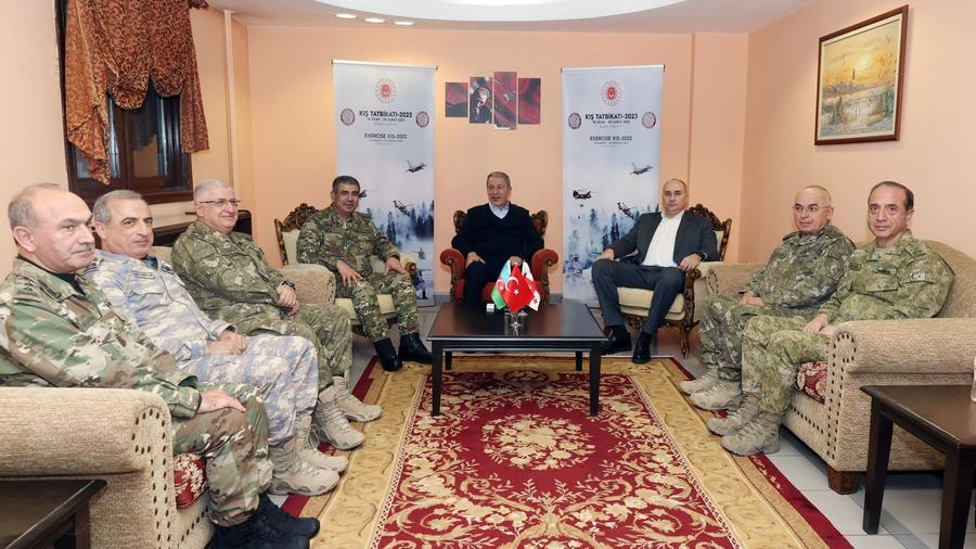 Վրաստանի, Թուրքիայի և Ադրբեջանի պաշտպանության նախարարները քննարկել են համատեղ զորավարժությունները

 |armenpress.am|
