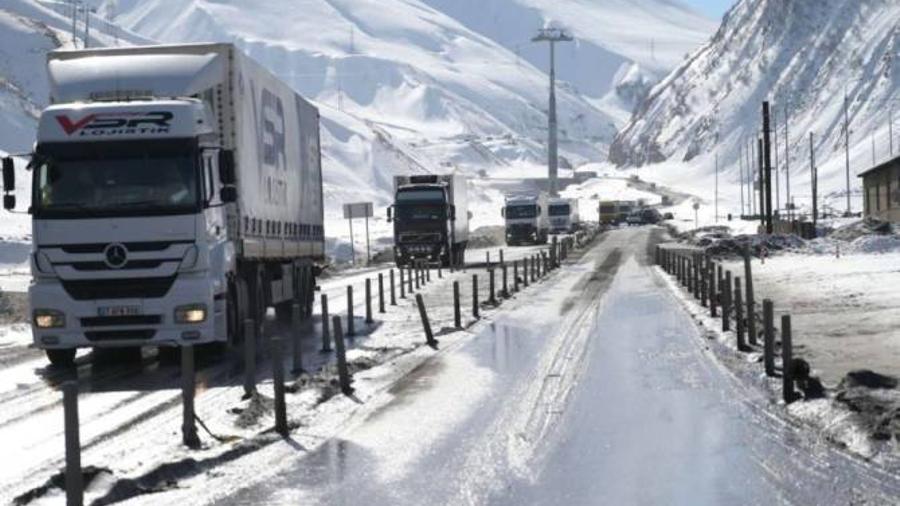 Վլադիկավկազ-Լարս մայրուղին եղանակային պայմանների պատճառով փակ է ծանր բեռնատարների համար
 |armenpress.am|