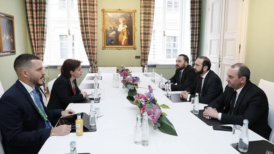 Meeting of the Foreign Ministers of Armenia and Kosovo