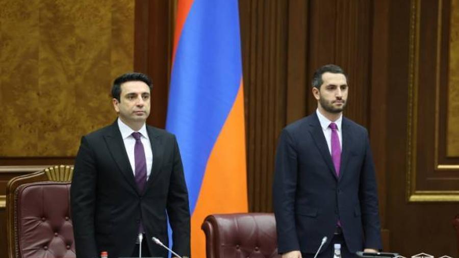 Խորհրդարանը մեկ րոպե լռությամբ հարգեց մարտի 1-ի զոհերի հիշատակը |armenpress.am|