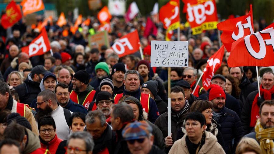 Ֆրանսիայի ավելի քան 300 քաղաքում շարունակվում են հակակառավարական ցույցերը և գործադուլները
 |1lurer.am|