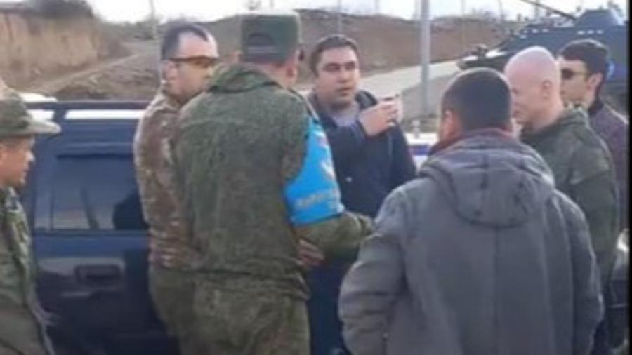 Արցախում մի խումբ քաղաքացիներ արգելափակել են ռուս խաղաղապահների կենտրոնական տեղակայման վայրի գլխավոր մուտքը