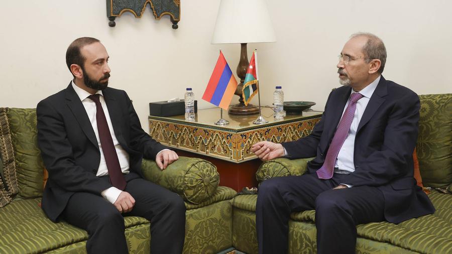 Ararat Mirzoyan met with Jordanian Foreign Minister Ayman al-Ṣafadī

