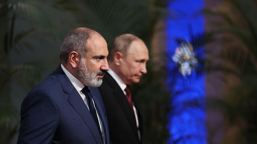 In the context of overcoming the crisis in Nagorno-Karabakh, the Prime Minister of Armenia in his conversation with Putin emphasized the appropriate response from Russia