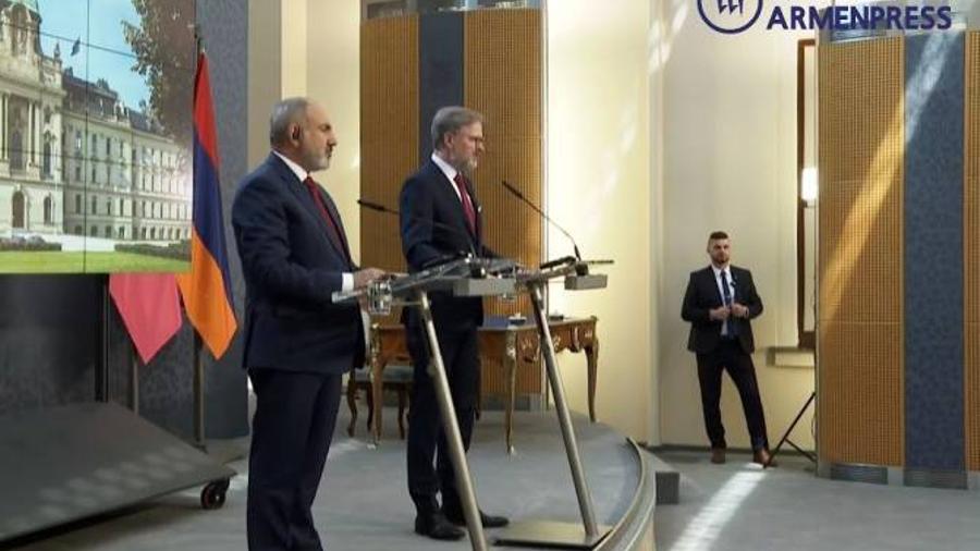 Չեխիայի վարչապետը խոսեց Հայաստանում փոքր օդանավերի արտադրության հնարավորության մասին
 |armenpress.am|