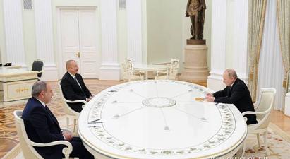 Փաշինյանը աշխատանքային այցով մեկնել է Մոսկվա․ նախատեսված է նաև ՀՀ վարչապետի, ՌԴ նախագահի և Ադրբեջանի նախագահի եռակողմ հանդիպում
