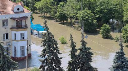 Կախովկայի ՀԷԿ-ի պայթունից հետո հեղեղված քաղաքում ջրի մակարդակը սկսել է իջնել
 |panorama.am|