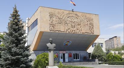 «Վ. Սարգսյանի անվան ռազմական համալսարանը» և «Մարշալ Ա. Խանփերյանցի անվան ռազմական ավիացիոն համալսարանը» միաձուլվում են
 |news.am|