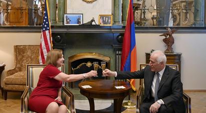 Վահագն Խաչատուրյանն ԱՄՆ Անկախության օրվա առթիվ այցելել է Հայաստանում ԱՄՆ դեսպանի կեցավայր