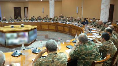 ՀՀ ԶՈՒ ԳՇ պետի գլխավորությամբ տեղի է ունեցել ռազմական խորհրդի նիստ
