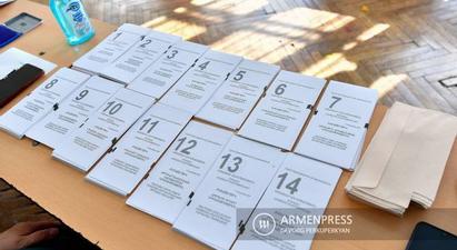 Քվեարկությանը մասնակից օտարերկրացին բողոքել է, որ չի կարողանում ընթերցել հայերեն քվեաթերթիկը
 |armenpress.am|