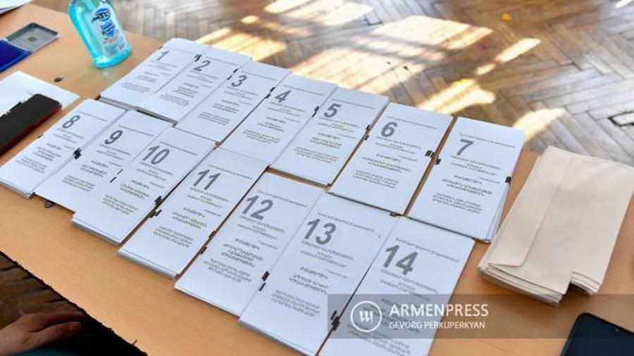 Քվեարկությանը մասնակից օտարերկրացին բողոքել է, որ չի կարողանում ընթերցել հայերեն քվեաթերթիկը
 |armenpress.am|