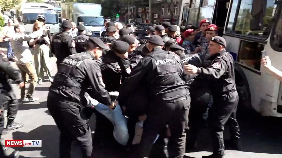 Ոստիկանությունը Երևանում բերման է ենթարկել ակցիաների մասնակից 98 անձի |news.am|